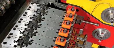 Skrūvju veidņu un detaļu veidņu mašīnu atšķirība