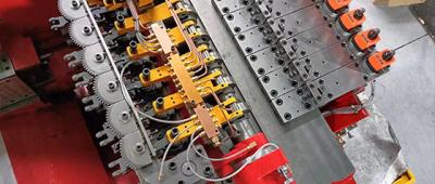 Vai vairāku staciju aukstās apstrādes iekārtas ir precīzas?